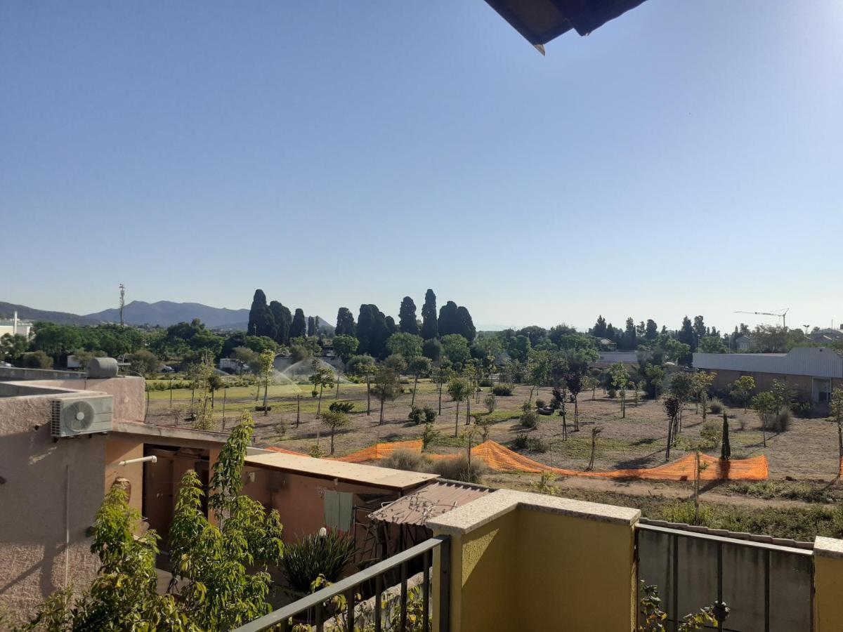 Appartamento A Pula In Zona Residenziale Екстериор снимка
